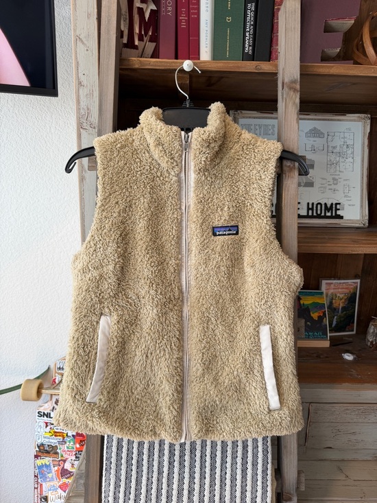 Patagonia Jackets & Blazers - Patagonia women’s Los Gatos vest size small